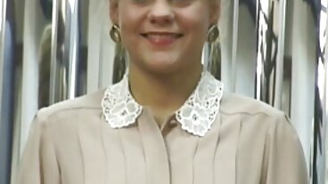 BLACKEDRAW Petite Blonde Coco sprutar över hela Isiahs BBC svenska amatörer xxx