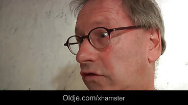 BRAZZERS Sensuell massage gratisporr fontänorgasm eskalerar till en trekant