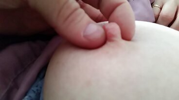 Ricky Spaanish lugnar kompisens mamma med penis! ridskolan xxx