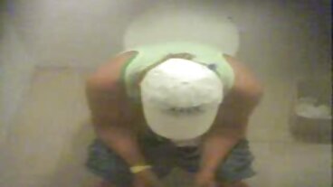 Hot tonåring vill swingers porr bara de största kukarna knullar hennes fitta
