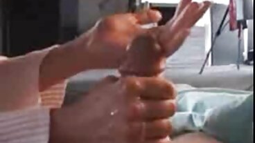 Döttrar som förför sin pappas vänner på slummerparty xxx svenskt
