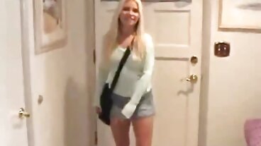Ganska thaimassage xxx blondin gillar att serva pistolen