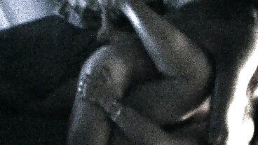 Latina chick fuskar på BF och porr xnxx blir knullad av hängd svart kille