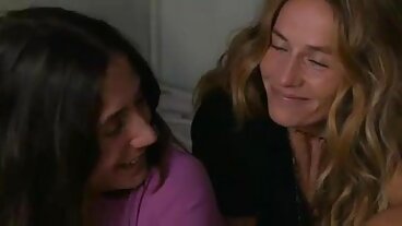 Festa Pussy Cayennes stora bröst porr BBC-debut i Budapest